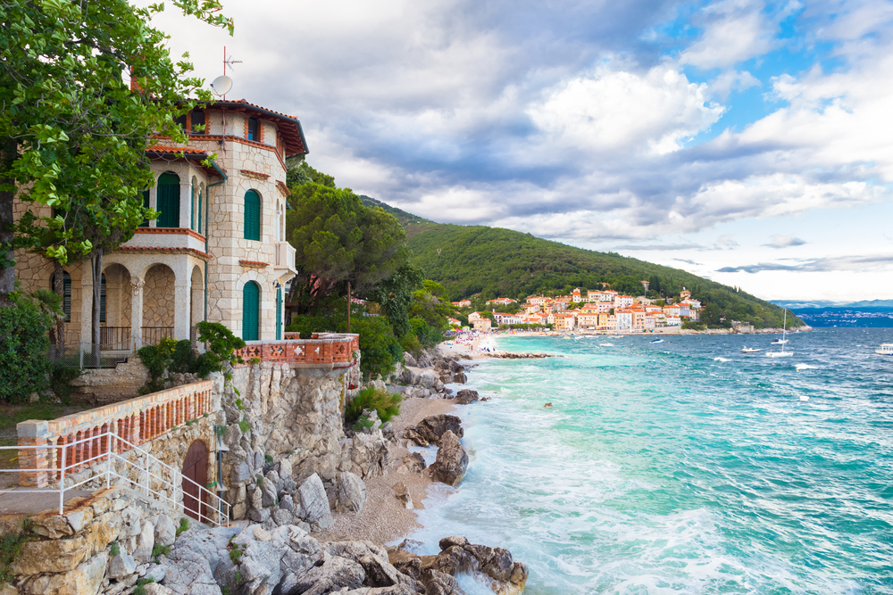 home-test-of-time Beachfront home on cliff