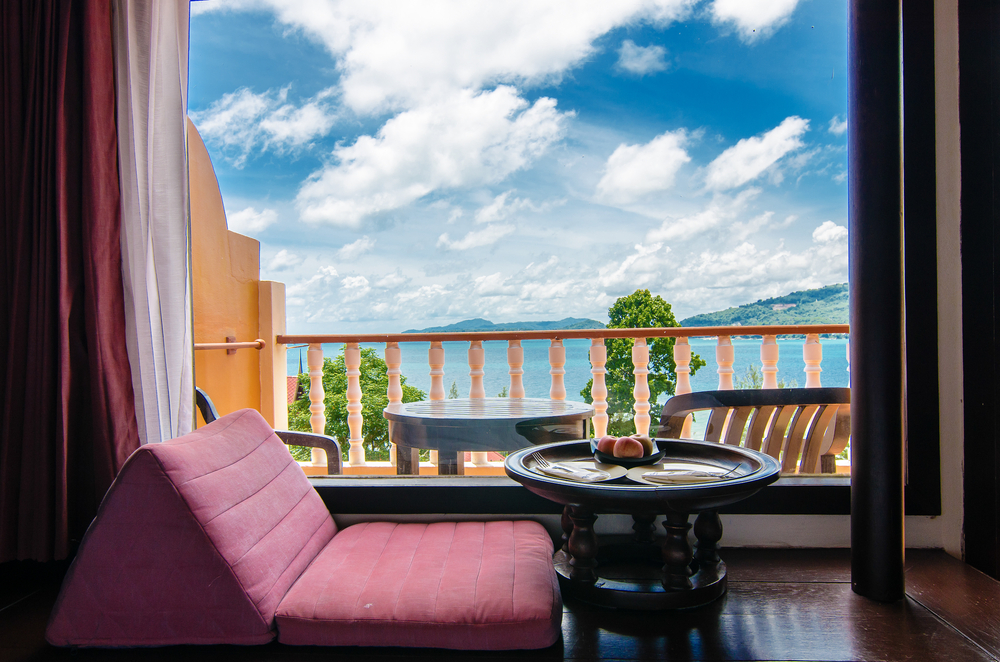 vacation-homebuyers Balcony overlooking ocean